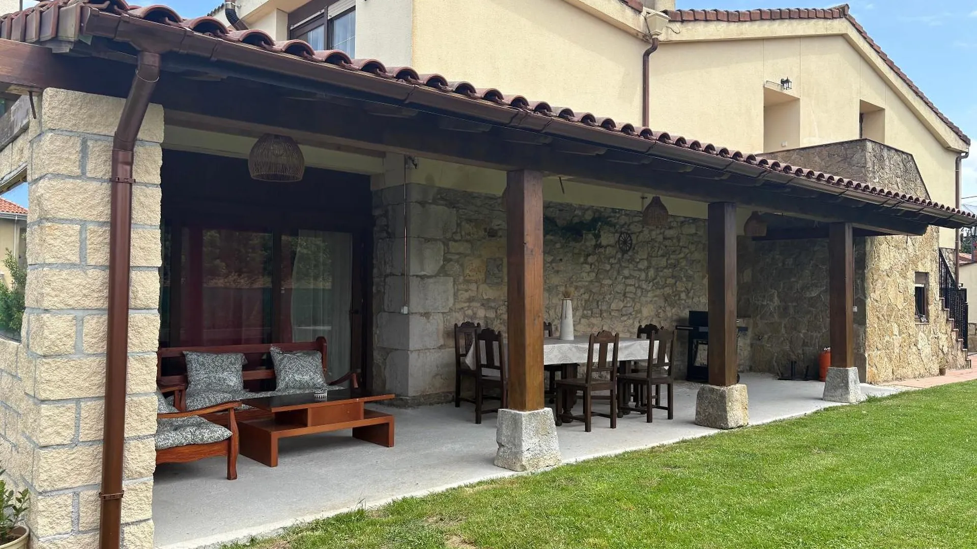 Luminosa Casa En Pedrena Apartment